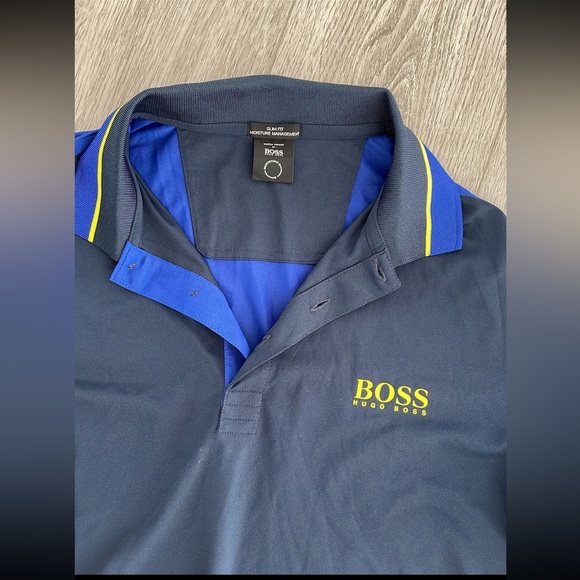 NWOT’s Hugo Boss Slim Fit Moisture Management Polo Shirt Men’s Size Medium - Picture 2 of 4